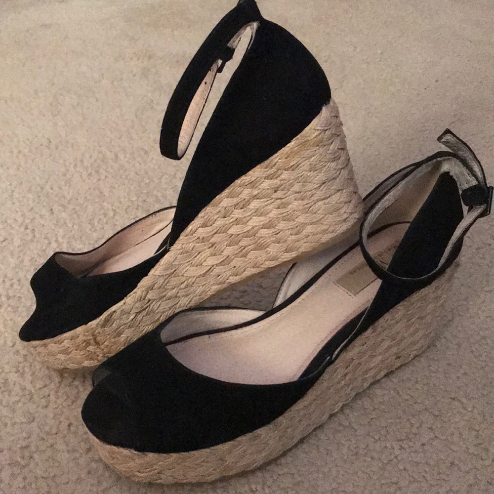 Espadrilles - Picture 2 of 3